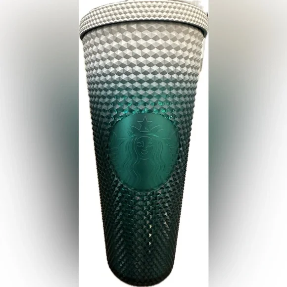 2023 Walt Disney World Christmas Cup - Picture 4 of 4